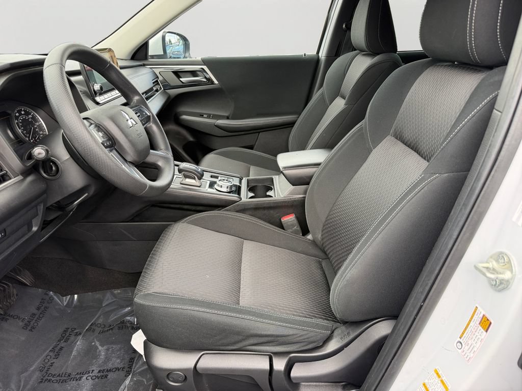 Used 2022 Mitsubishi Outlander ES AWD/4WD image 16