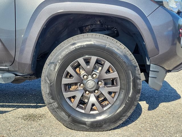 Used 2020 Toyota Tacoma SR5 RWD image 6