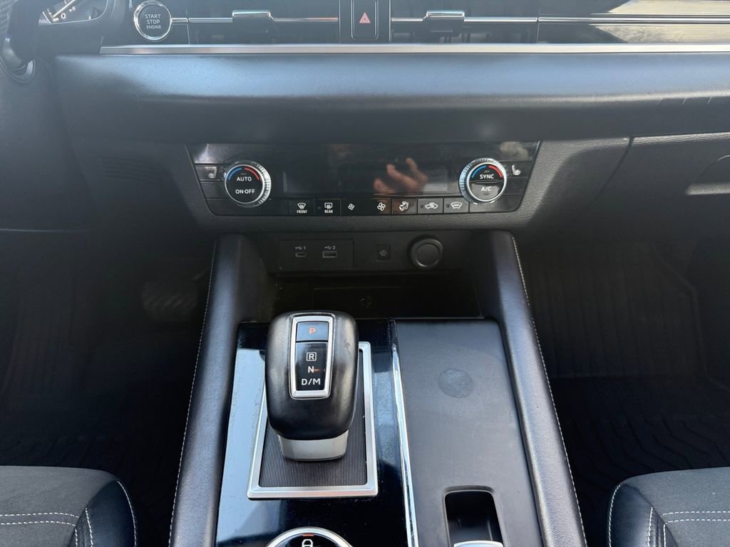 Used 2024 Mitsubishi Outlander SE Black Edition image 15