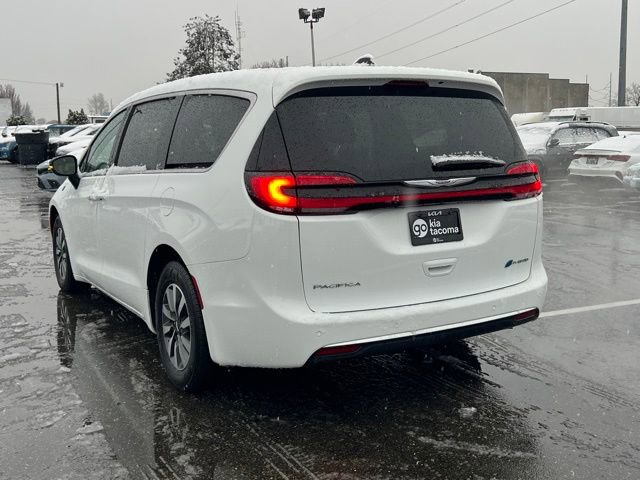Used 2024 Chrysler Pacifica Select image 7