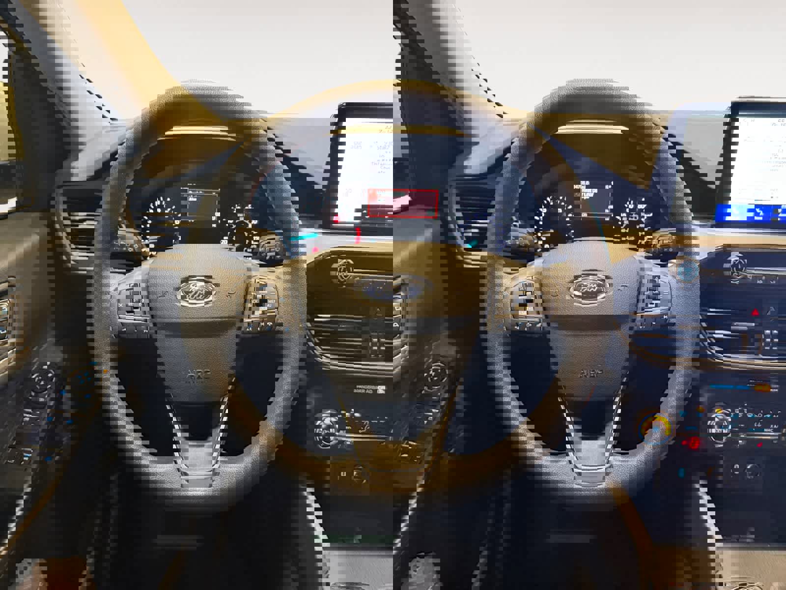 Used 2020 Ford Escape SE image 13