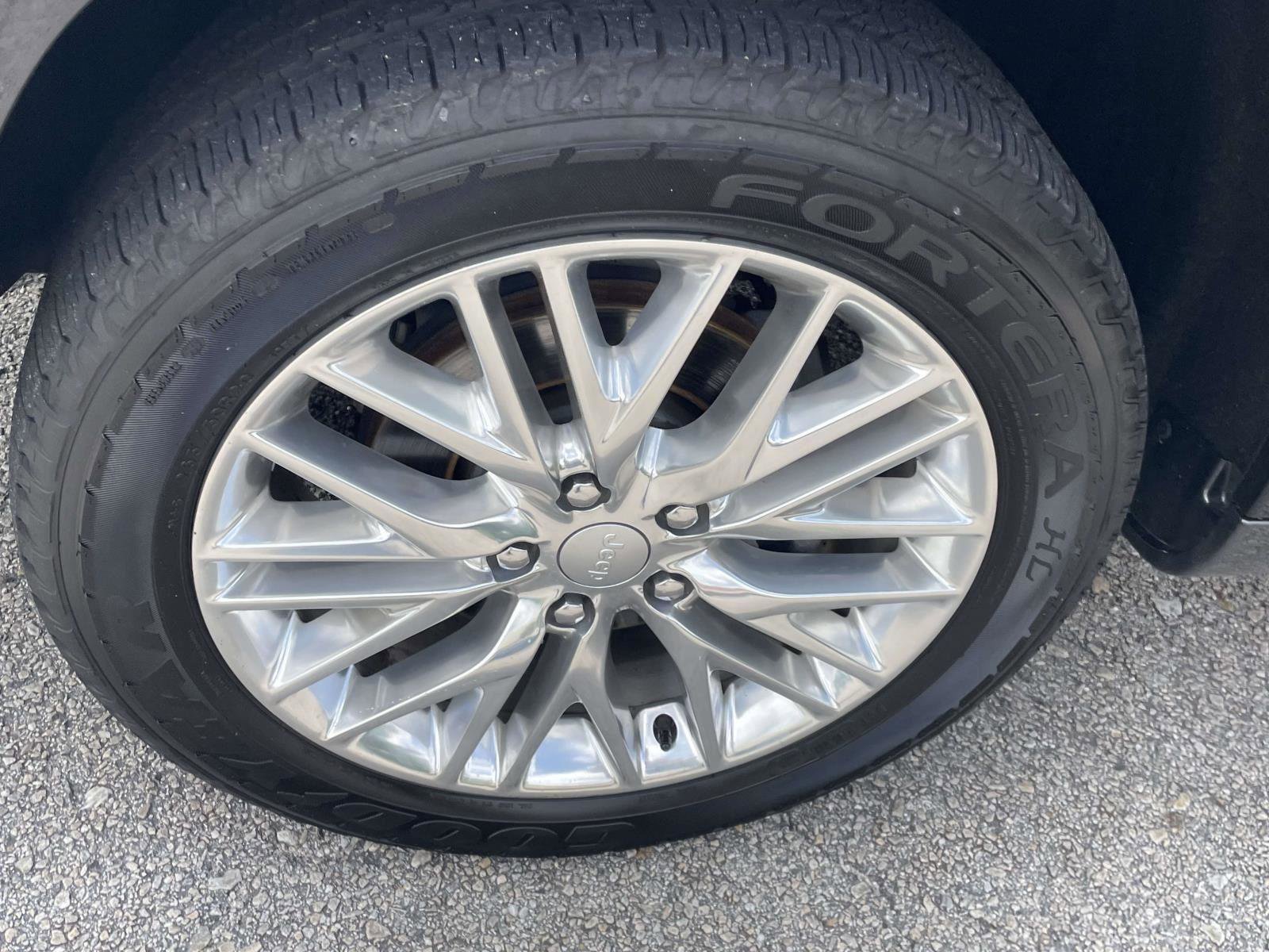 Used 2018 Jeep Grand Cherokee Summit AWD/4WD image 9
