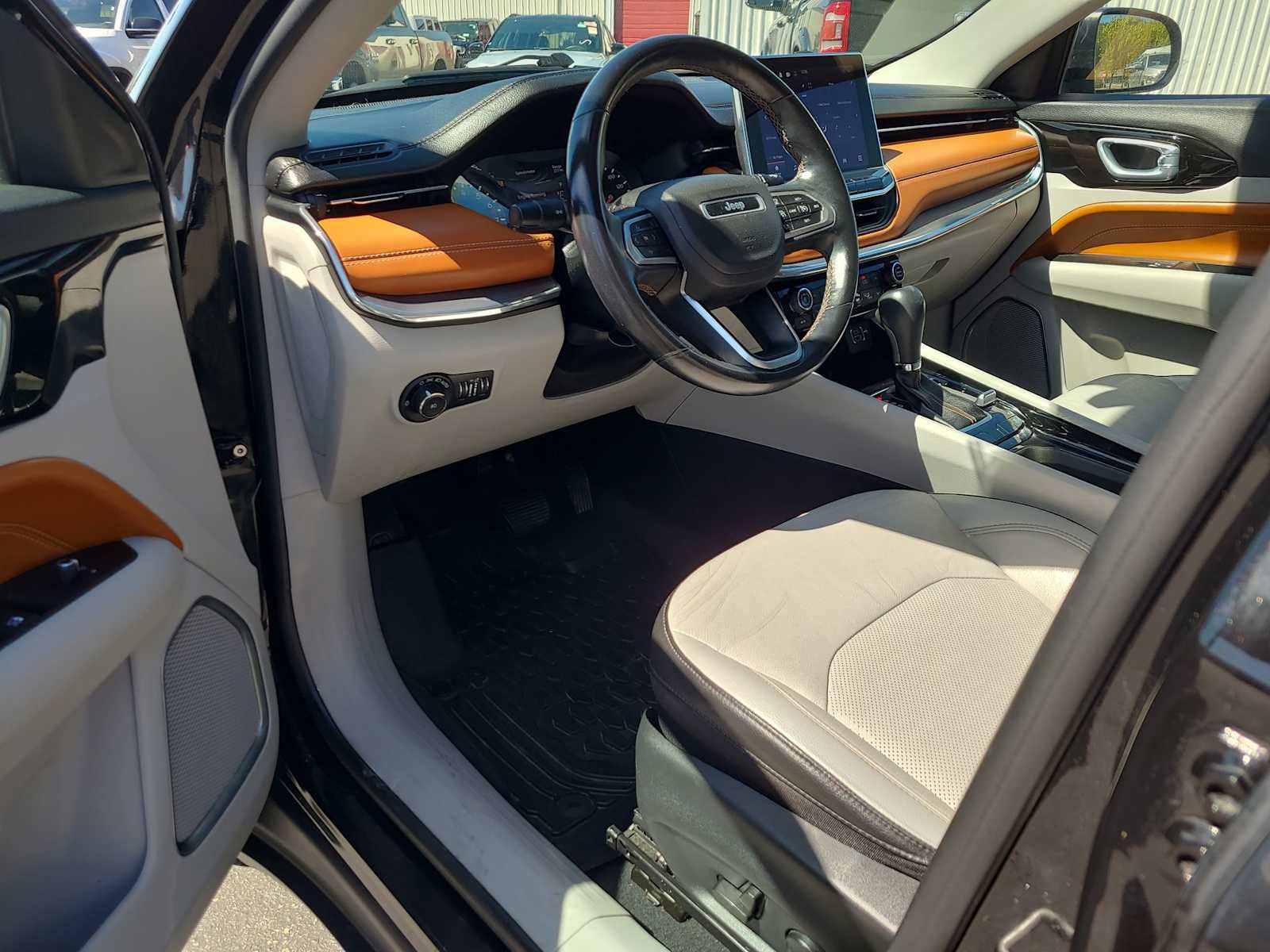 Used 2022 Jeep Compass Limited image 10
