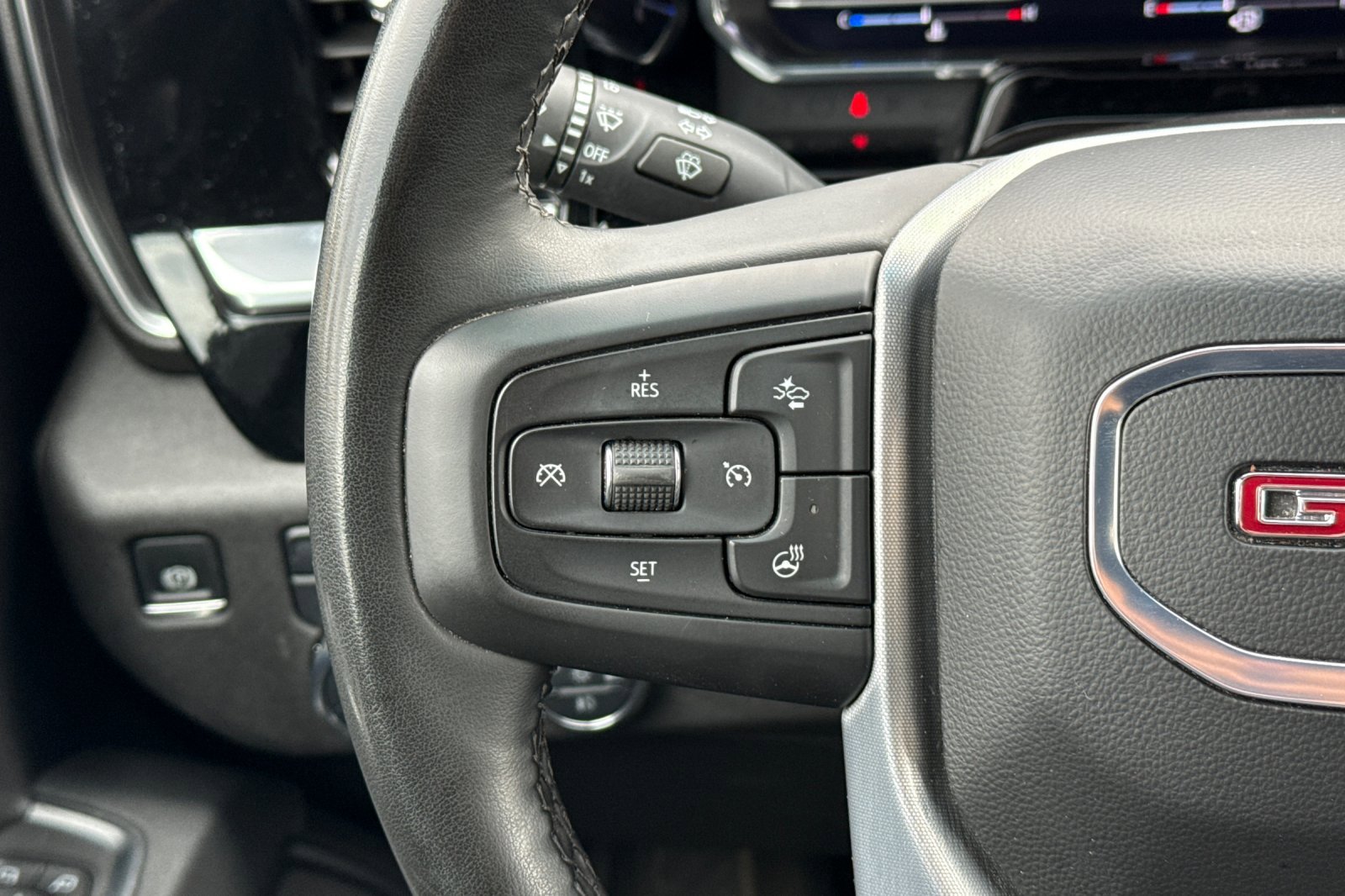 Used 2025 GMC Sierra 1500 SLT image 31