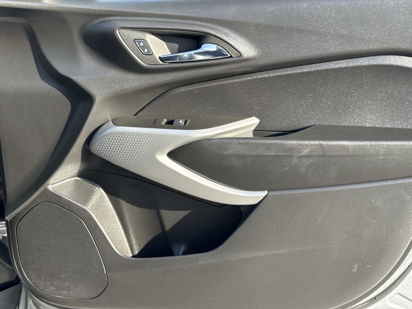 Used 2024 Chevrolet Trax RS w/ Driver Confidence Package FWD image 16