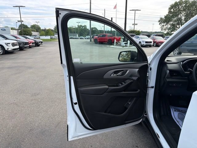 Used 2023 Chevrolet Traverse LT AWD/4WD image 12