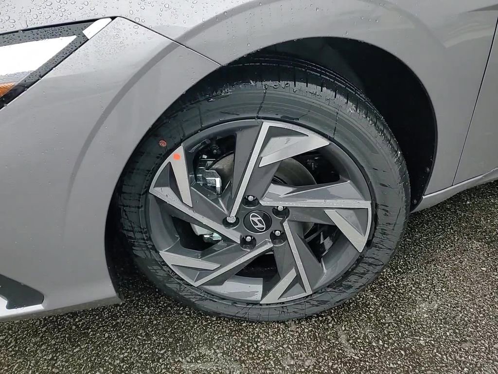 Used 2025 Hyundai Elantra SEL w/ Cargo Package image 9