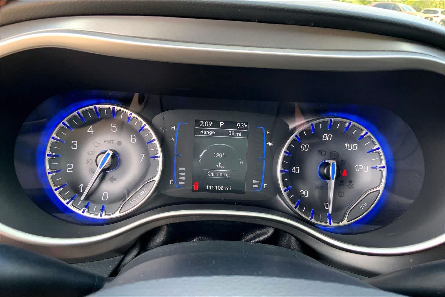 Used 2020 Chrysler Pacifica Touring-L FWD image 24