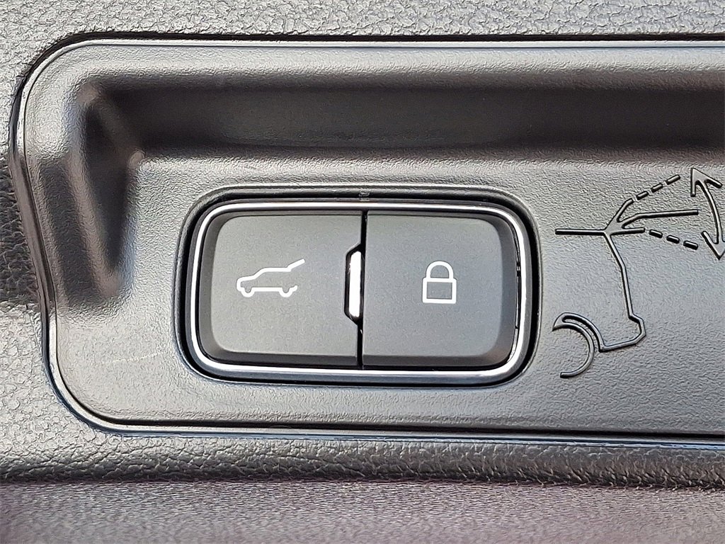 Certified 2021 Ford Explorer XLT w/ Equipment Group 202A image 30