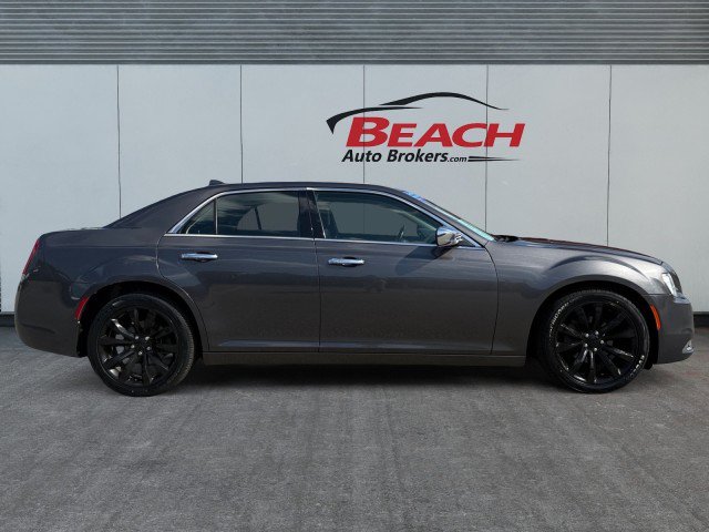 Used 2019 Chrysler 300 Limited RWD image 9