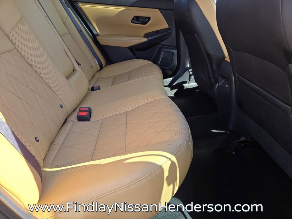 Used 2025 Nissan Sentra SV w/ SV Premium Package image 16