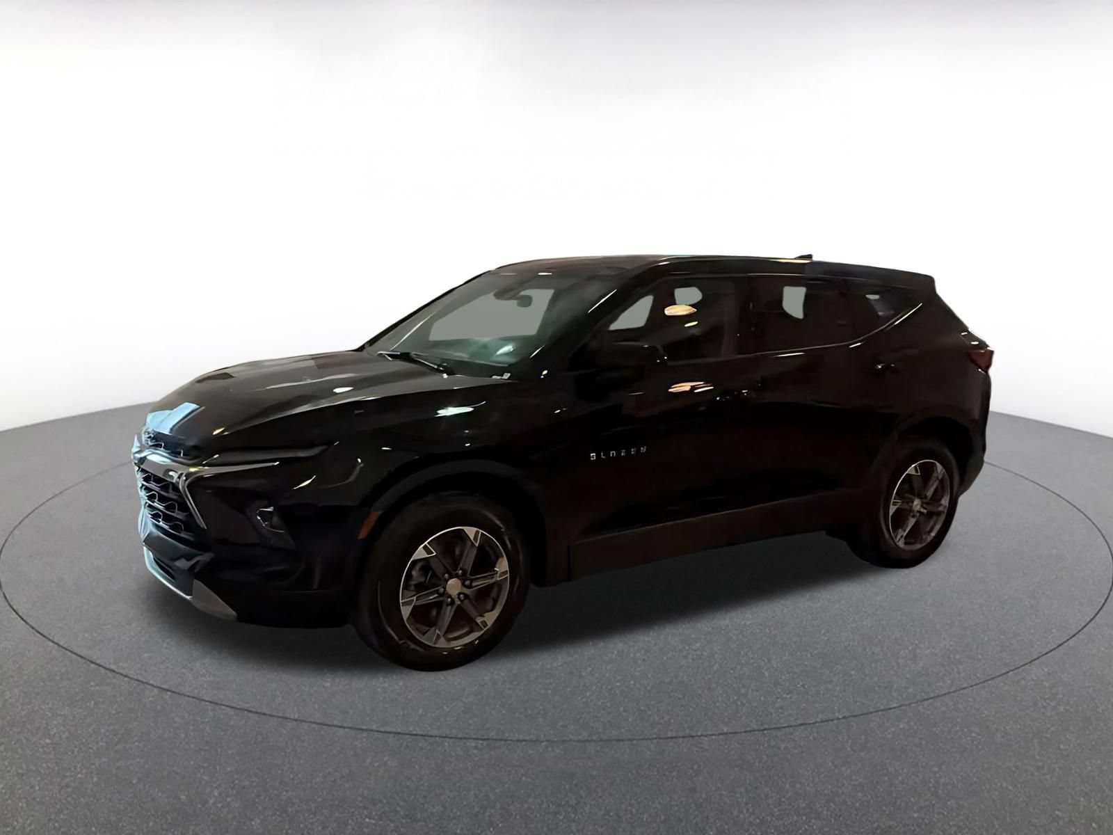Used 2025 Chevrolet Blazer LT FWD image 7