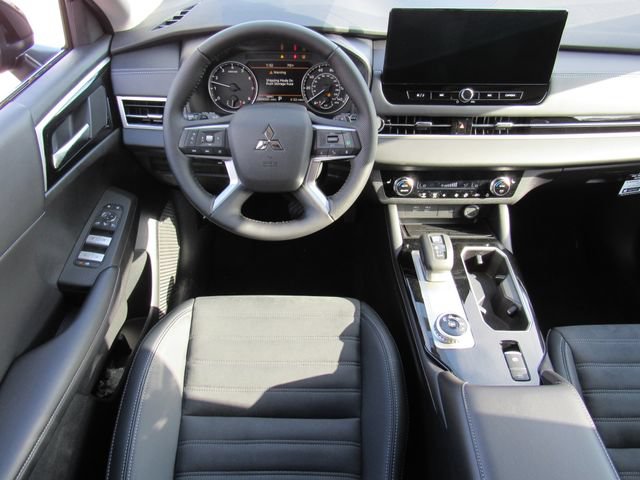 New 2026 Mitsubishi Outlander SE FWD image 11