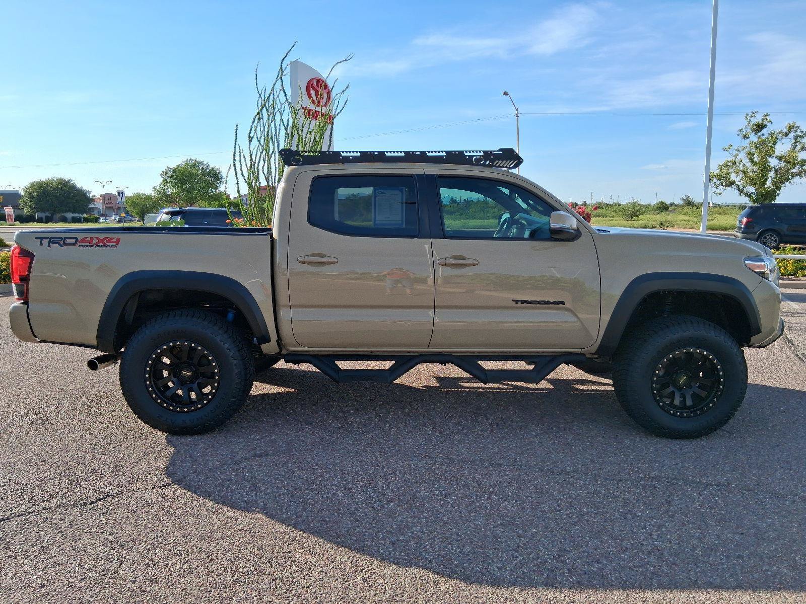 Used 2019 Toyota Tacoma TRD Off-Road w/ Technology Package AWD/4WD image 6