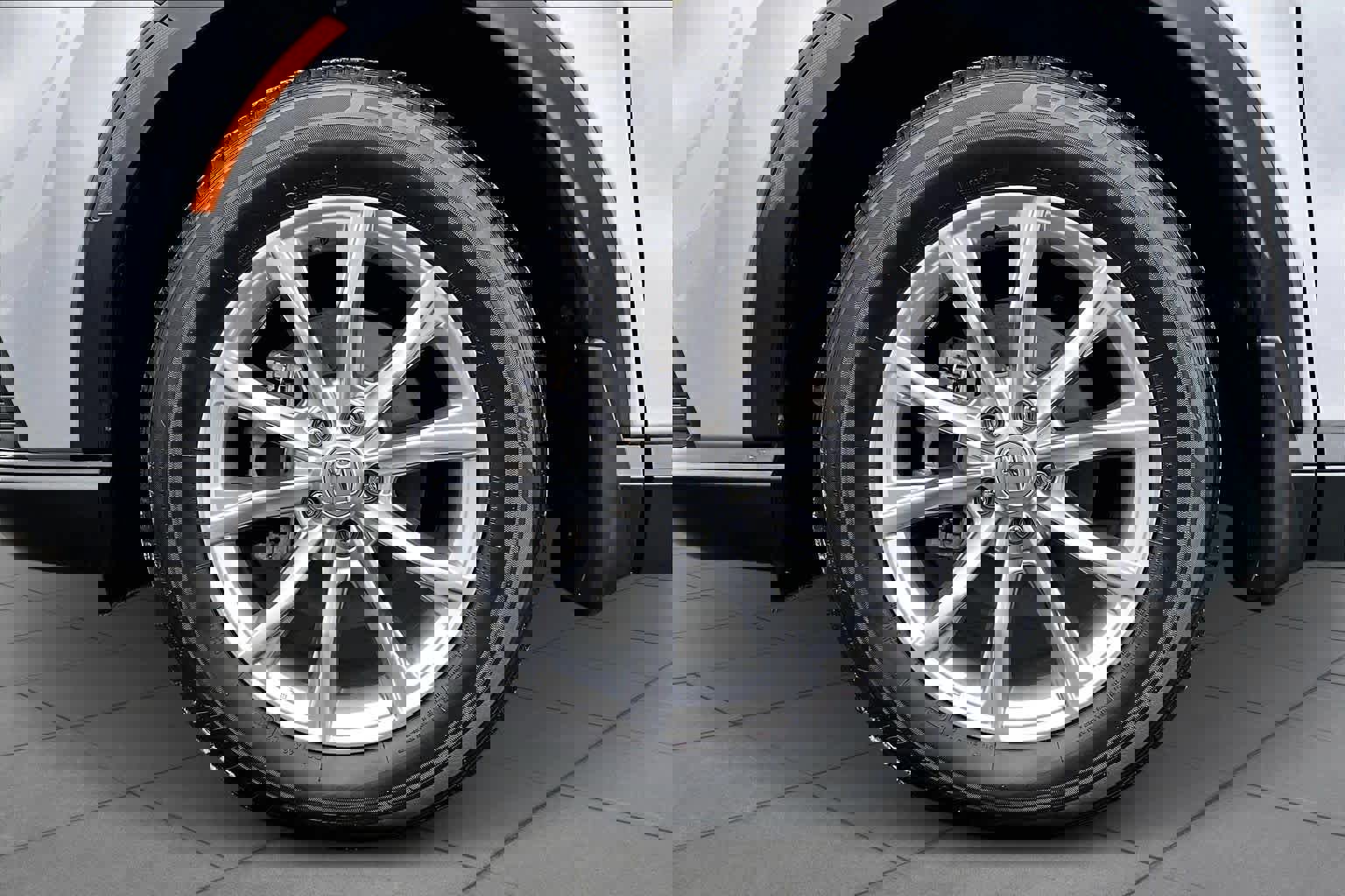 Used 2023 Honda CR-V EX-L image 10