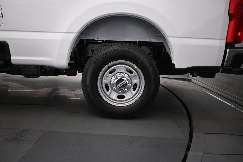 New 2026 Ford F250 XL w/ XL Chrome Package RWD image 17
