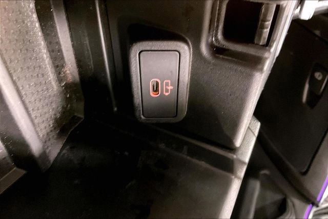 Used 2023 BMW 430i xDrive Convertible w/ Convenience Package image 32