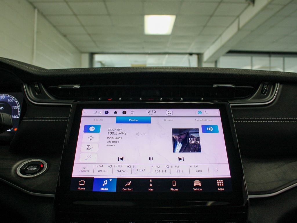 Certified 2024 Jeep Grand Cherokee L Limited w/ Luxury Tech Group II AWD/4WD image 17