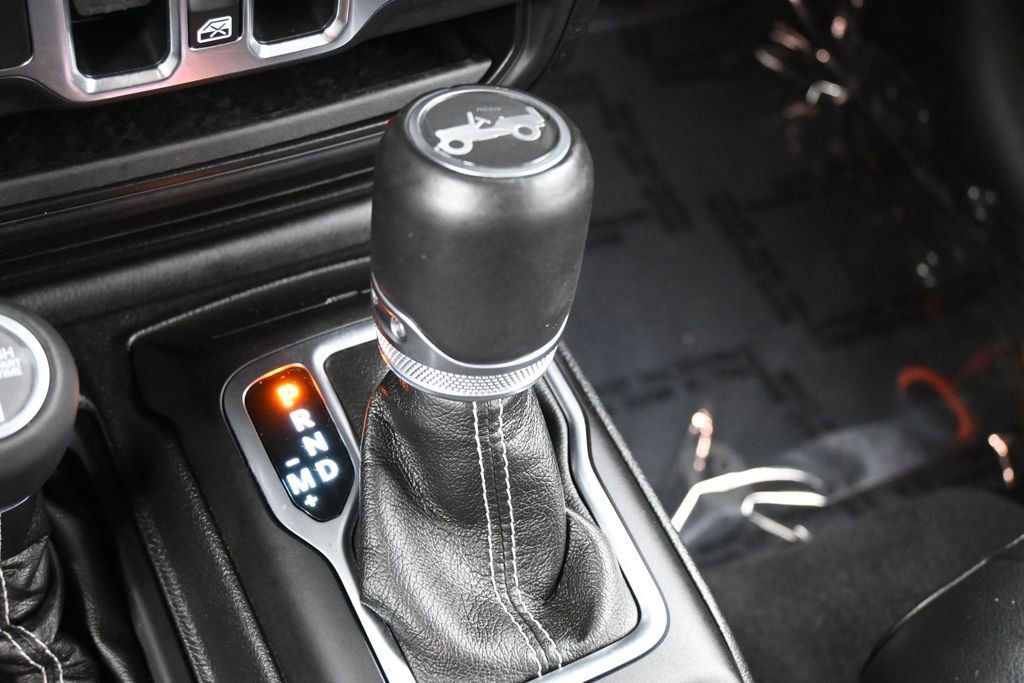 Used 2018 Jeep Wrangler Unlimited Sahara AWD/4WD image 22
