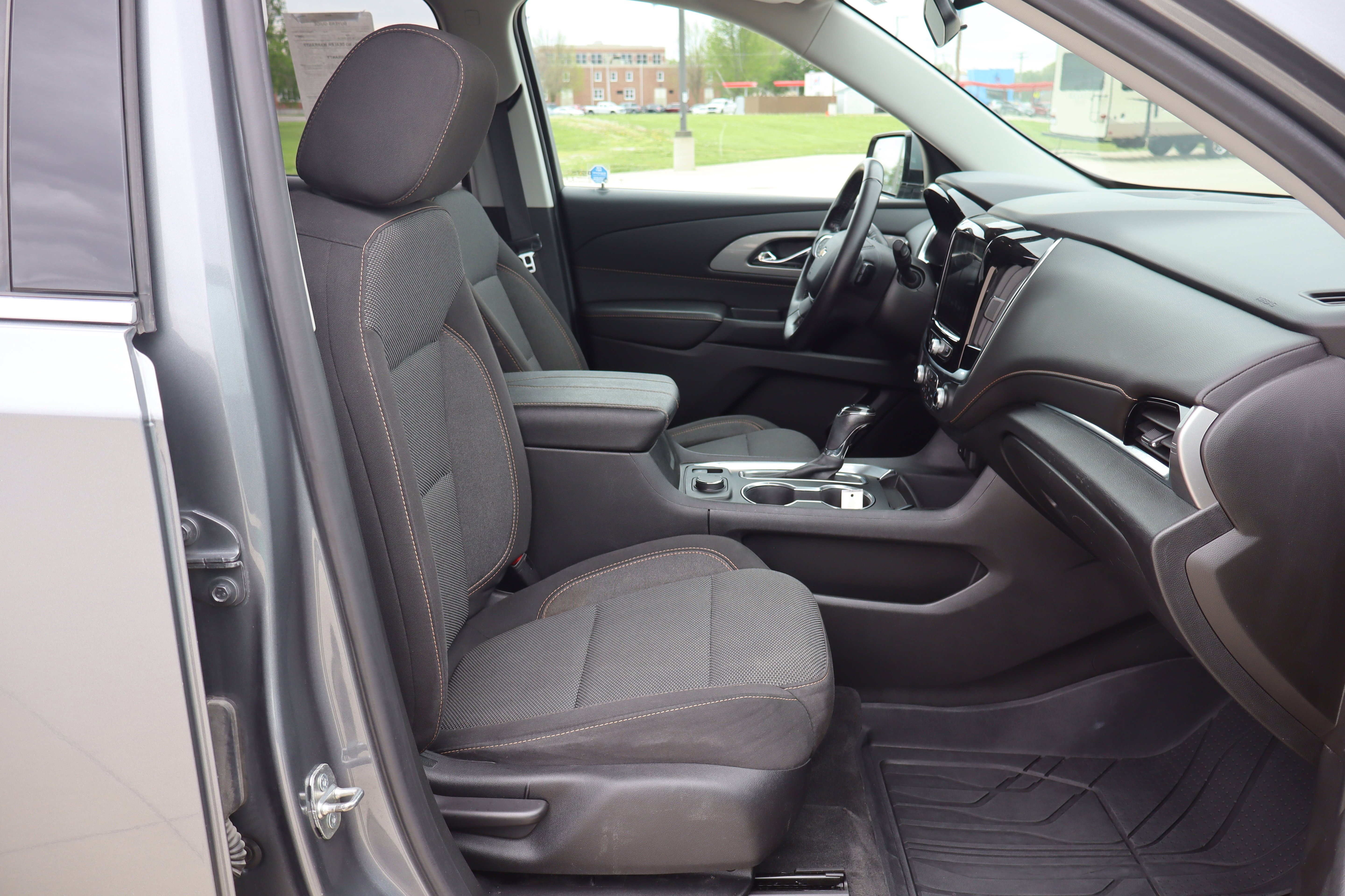 Used 2019 Chevrolet Traverse LT image 14