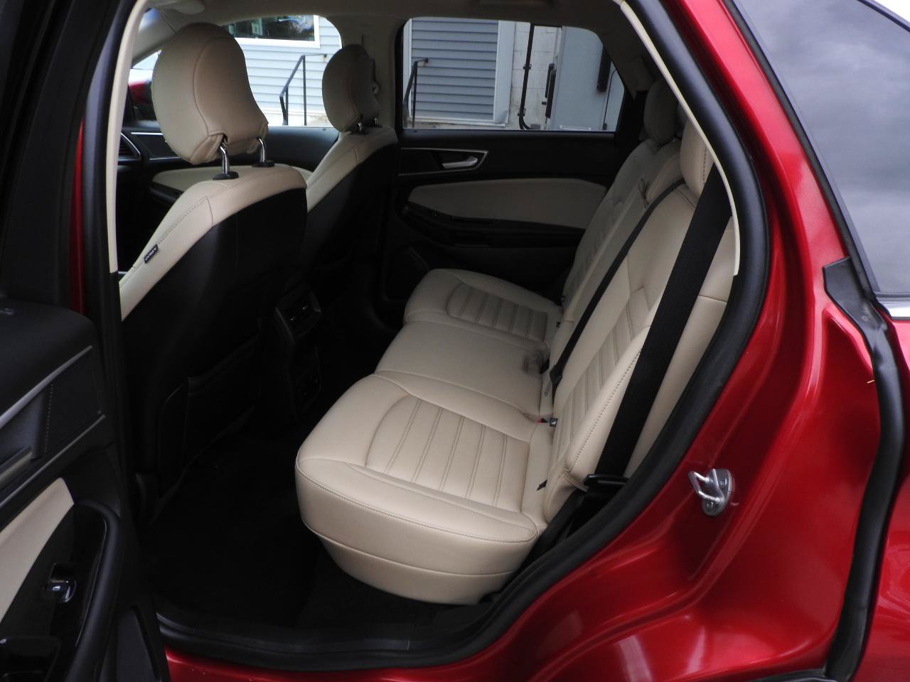 Used 2019 Ford Edge SEL w/ Equipment Group 201A AWD/4WD image 10