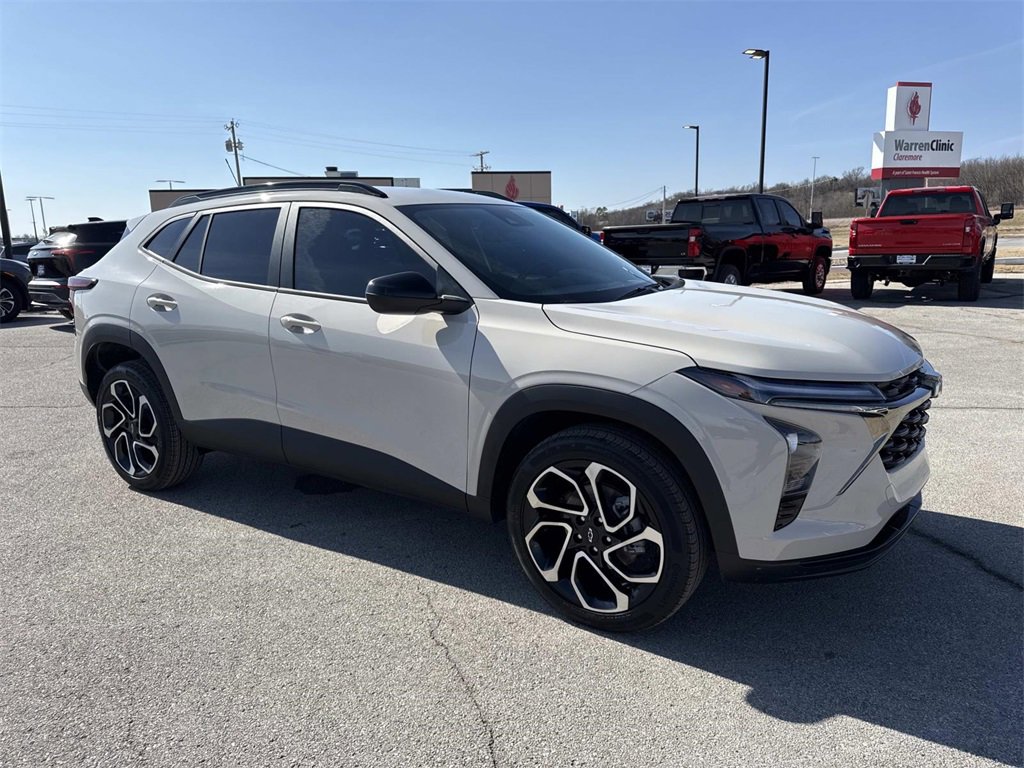 New 2026 Chevrolet Trax RS w/ Driver Confidence Package image 8