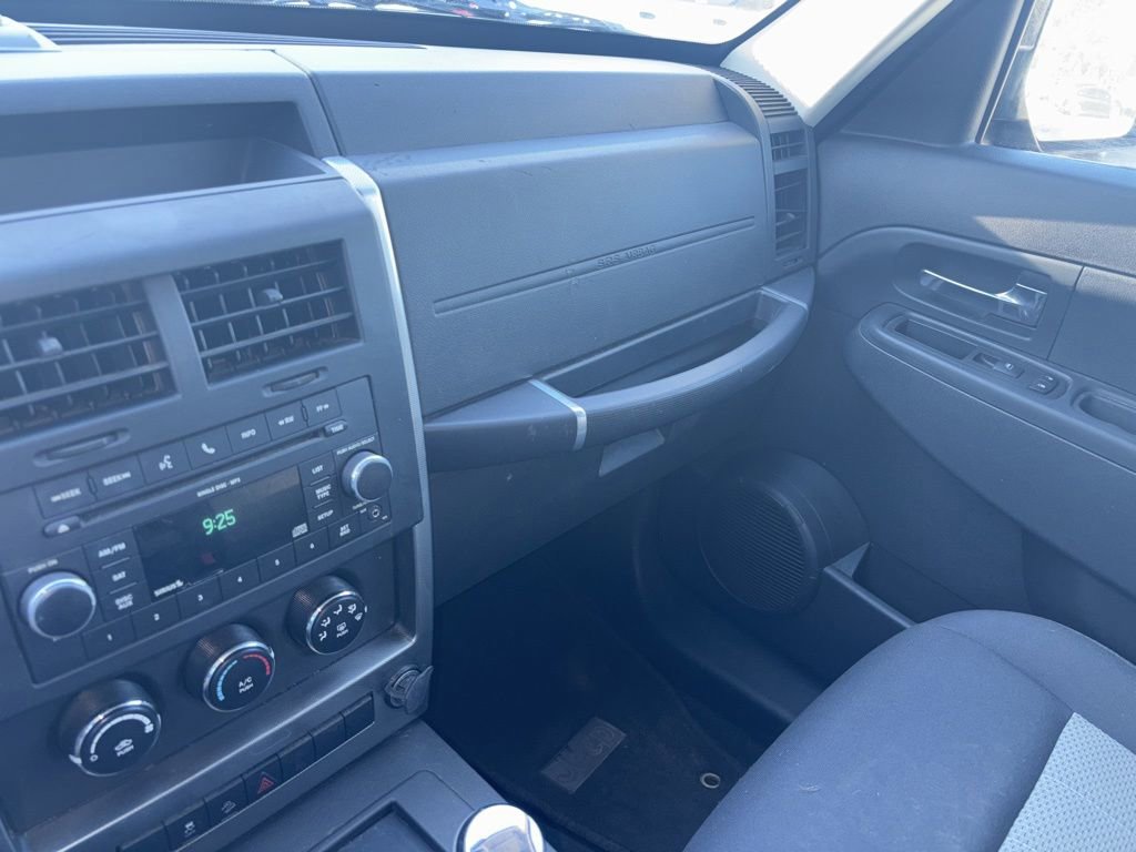 Used 2010 Jeep Liberty Sport w/ Popular Equipment Group AWD/4WD image 17