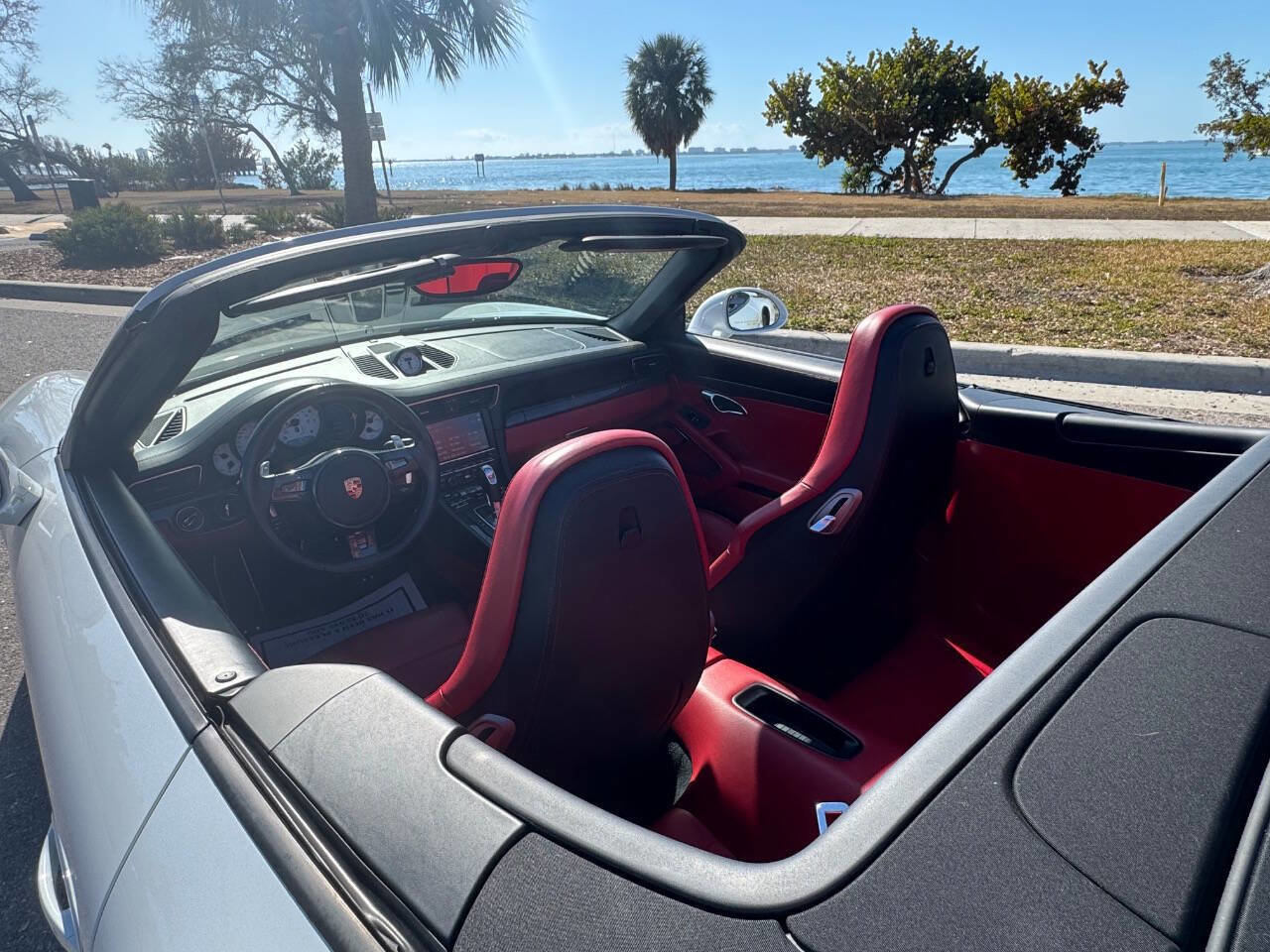 Used 2015 Porsche 911 Turbo S image 28