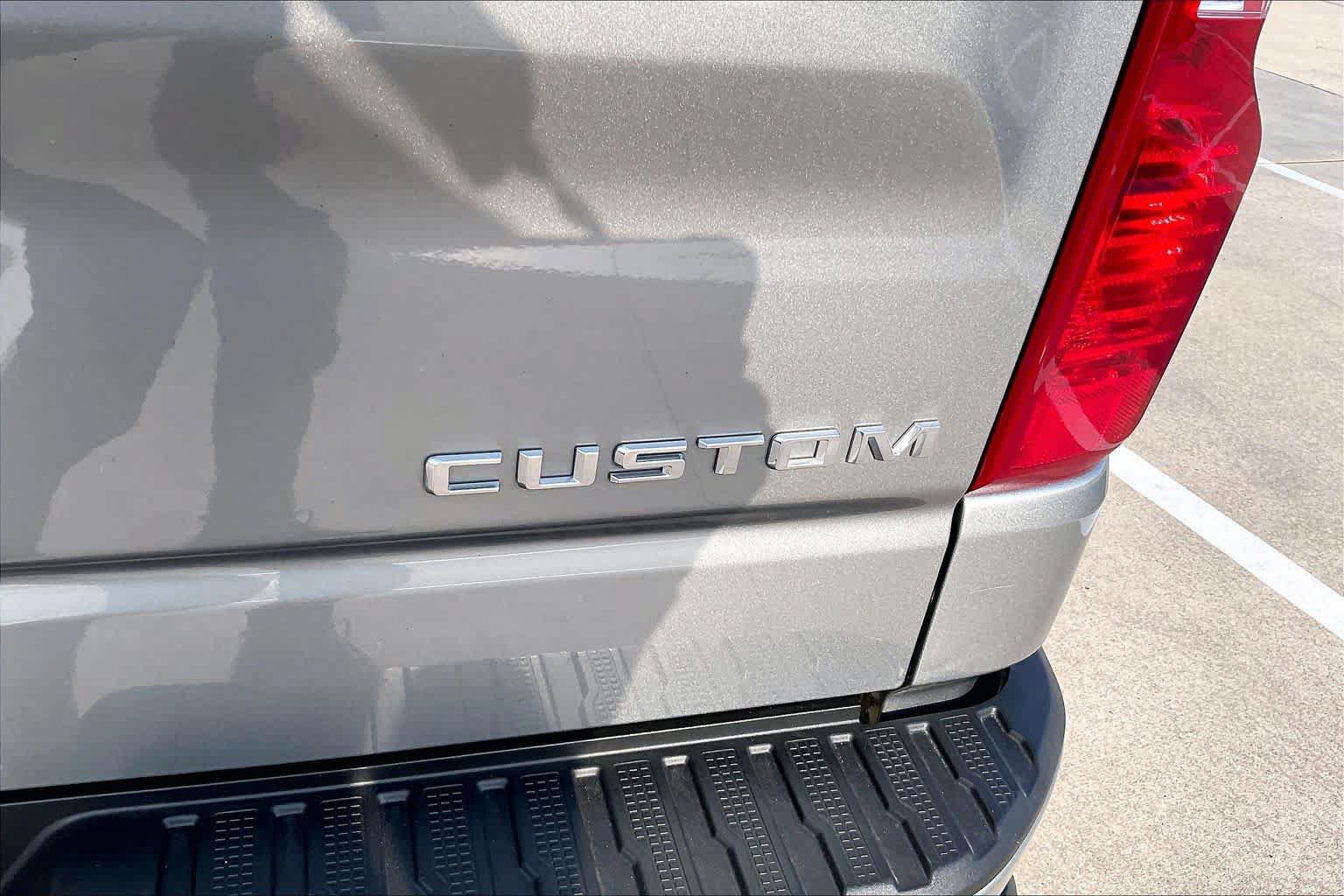 Used 2023 Chevrolet Silverado 1500 Custom AWD/4WD image 10