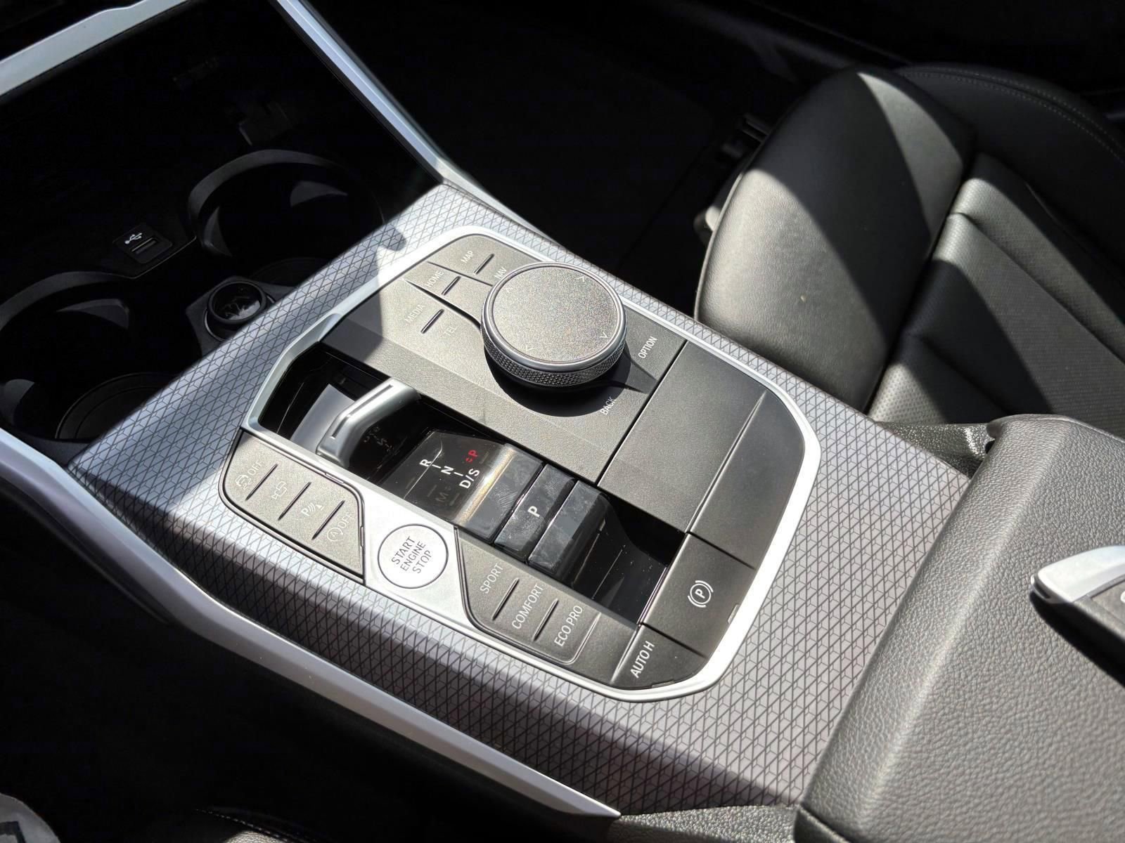 Used 2025 BMW 330i xDrive Sedan AWD/4WD image 24