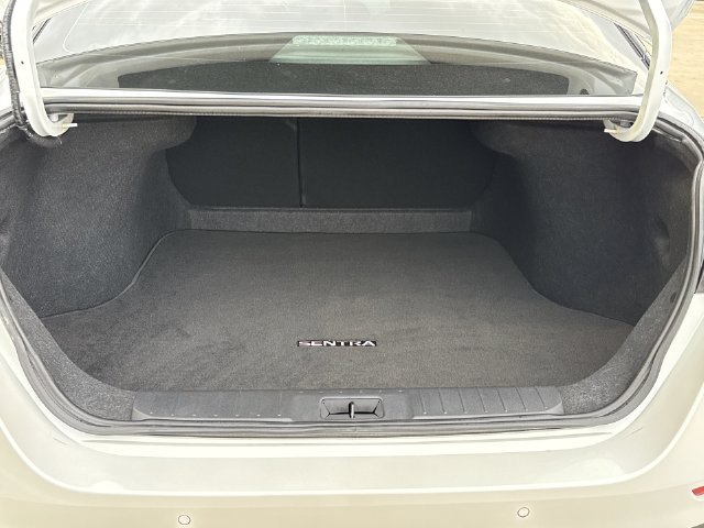 Used 2024 Nissan Sentra SR FWD image 13