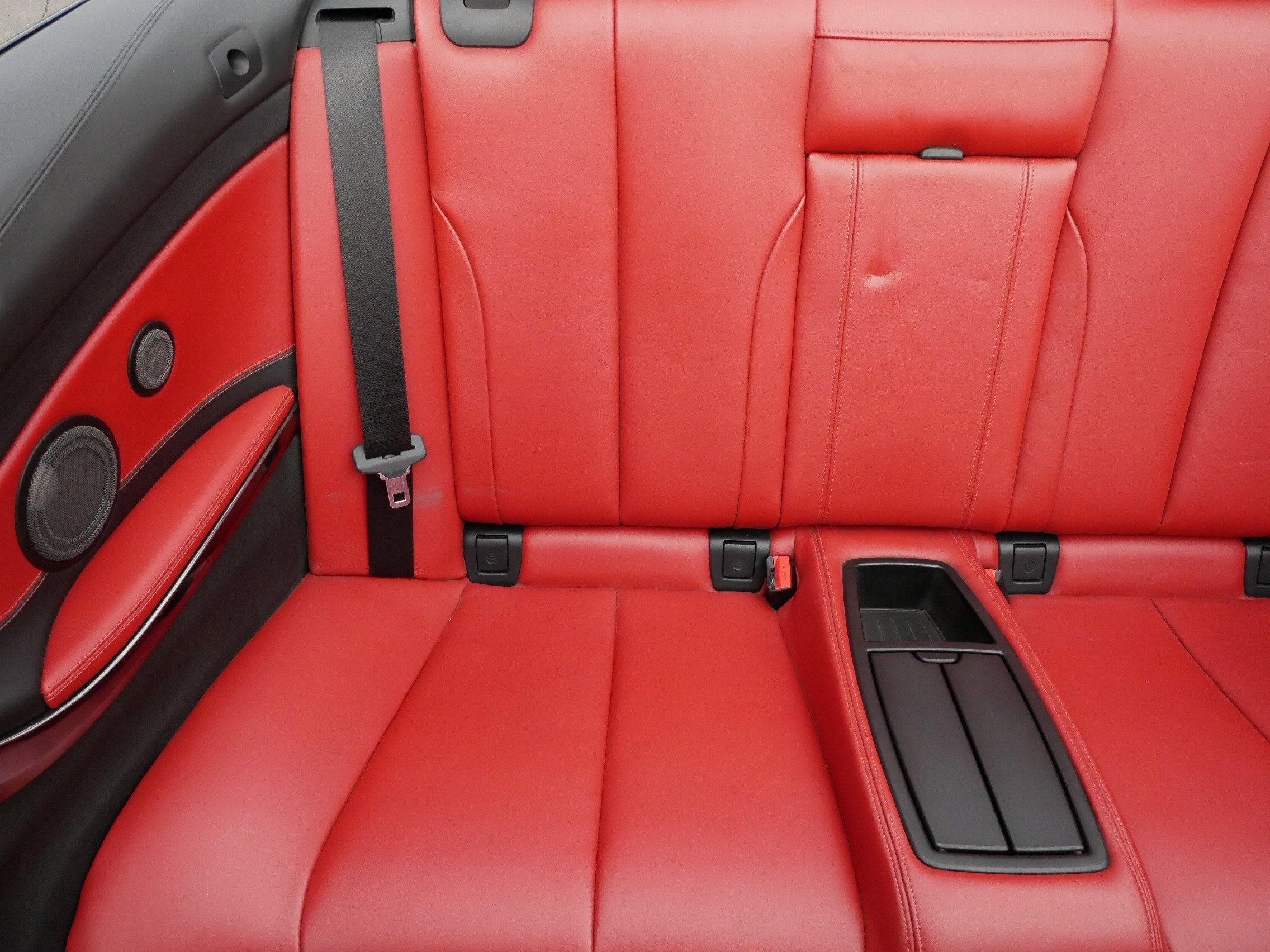 Used 2018 BMW M4 Convertible image 12