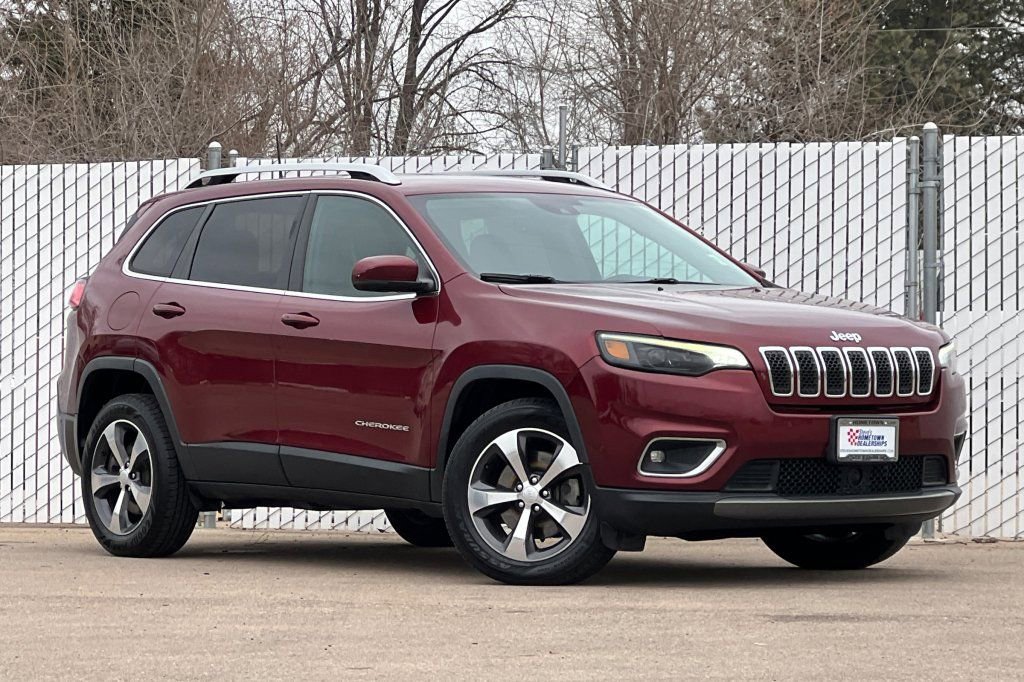 Used 2019 Jeep Cherokee Limited w/ Luxury Group image 2