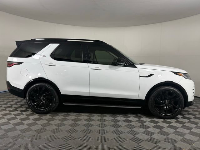 Certified 2025 Land Rover Discovery Dynamic SE AWD/4WD image 11
