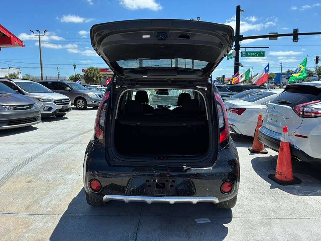 Used 2018 Kia Soul + FWD image 10