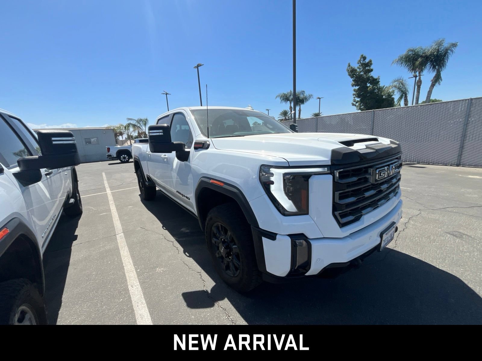 Certified 2024 GMC Sierra 2500 AT4 w/ AT4 Premium Plus Package AWD/4WD image 3