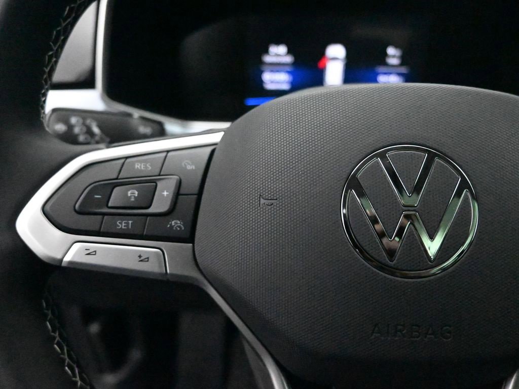 New 2025 Volkswagen Taos SE image 16