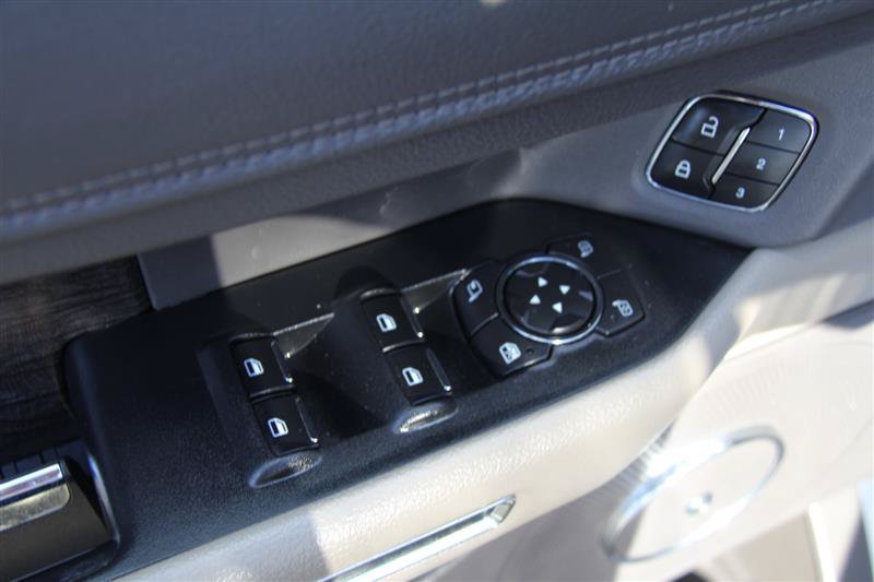 Used 2020 Ford Expedition Limited AWD/4WD image 17