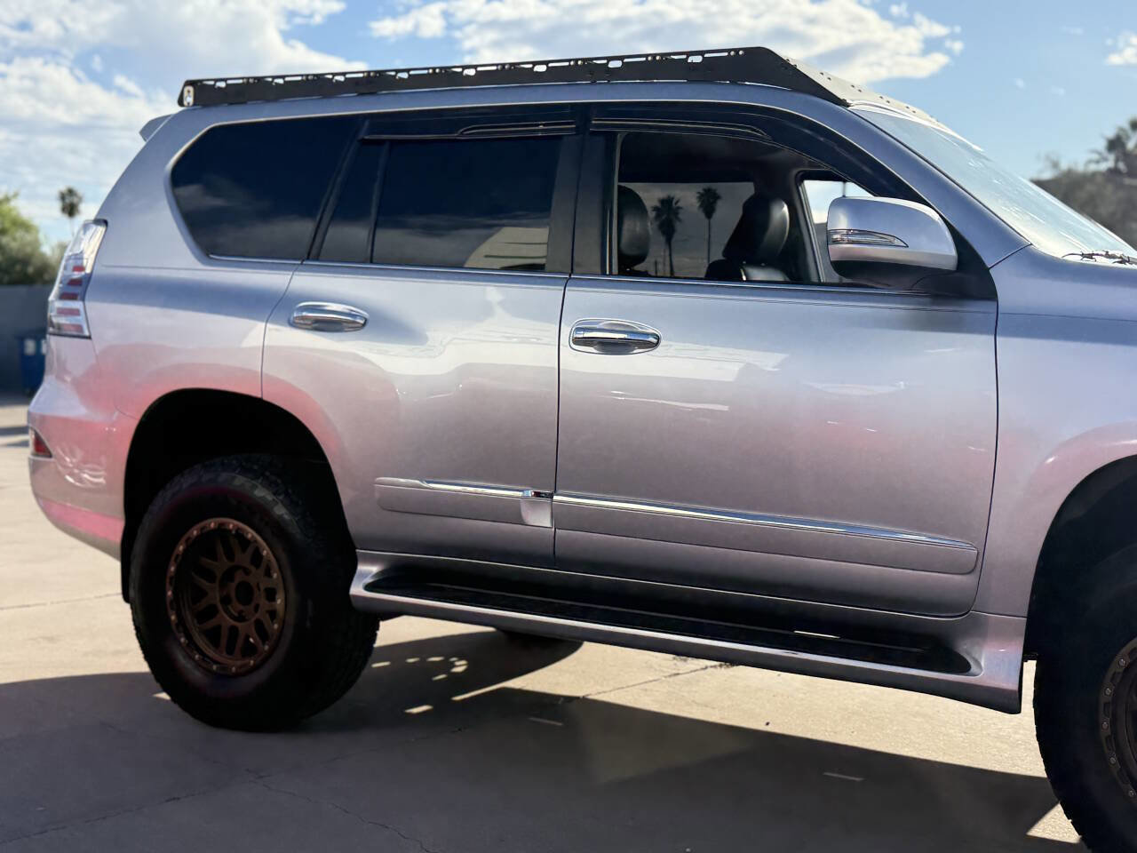 Used 2017 Lexus GX 460 Premium w/ Premium Package image 8