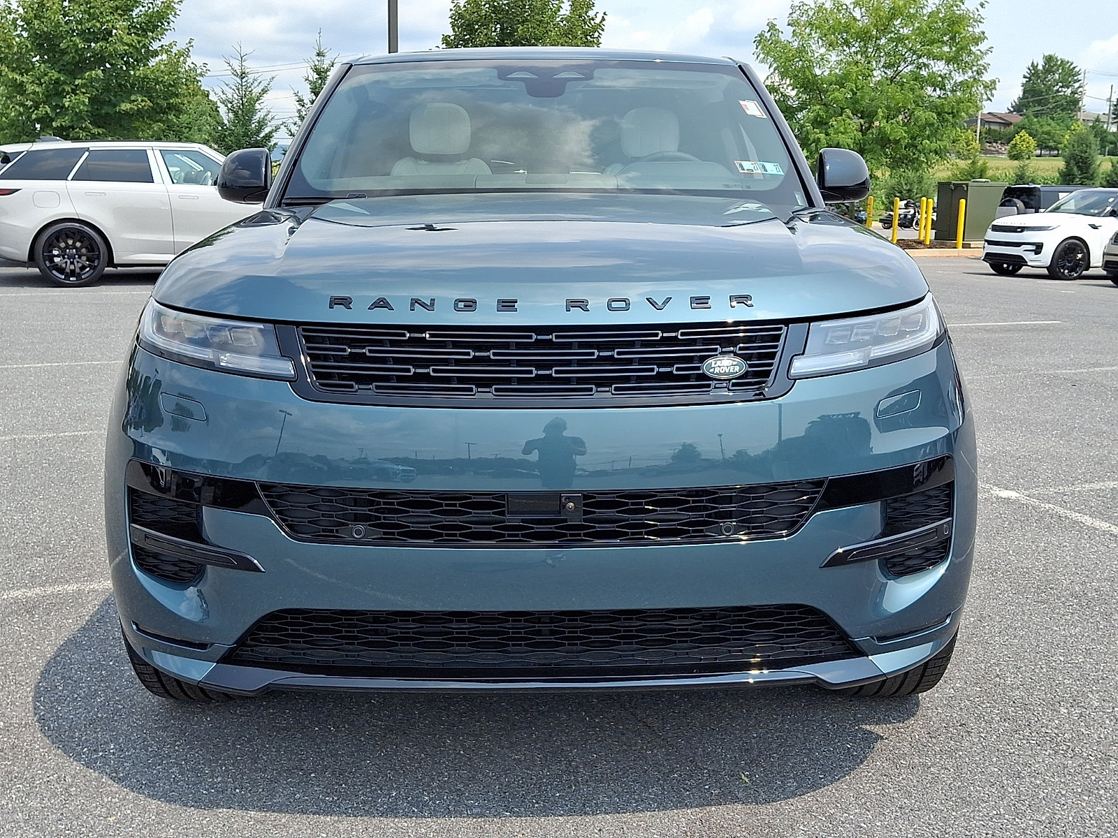 New 2026 Land Rover Range Rover Sport Dynamic SE AWD/4WD image 6