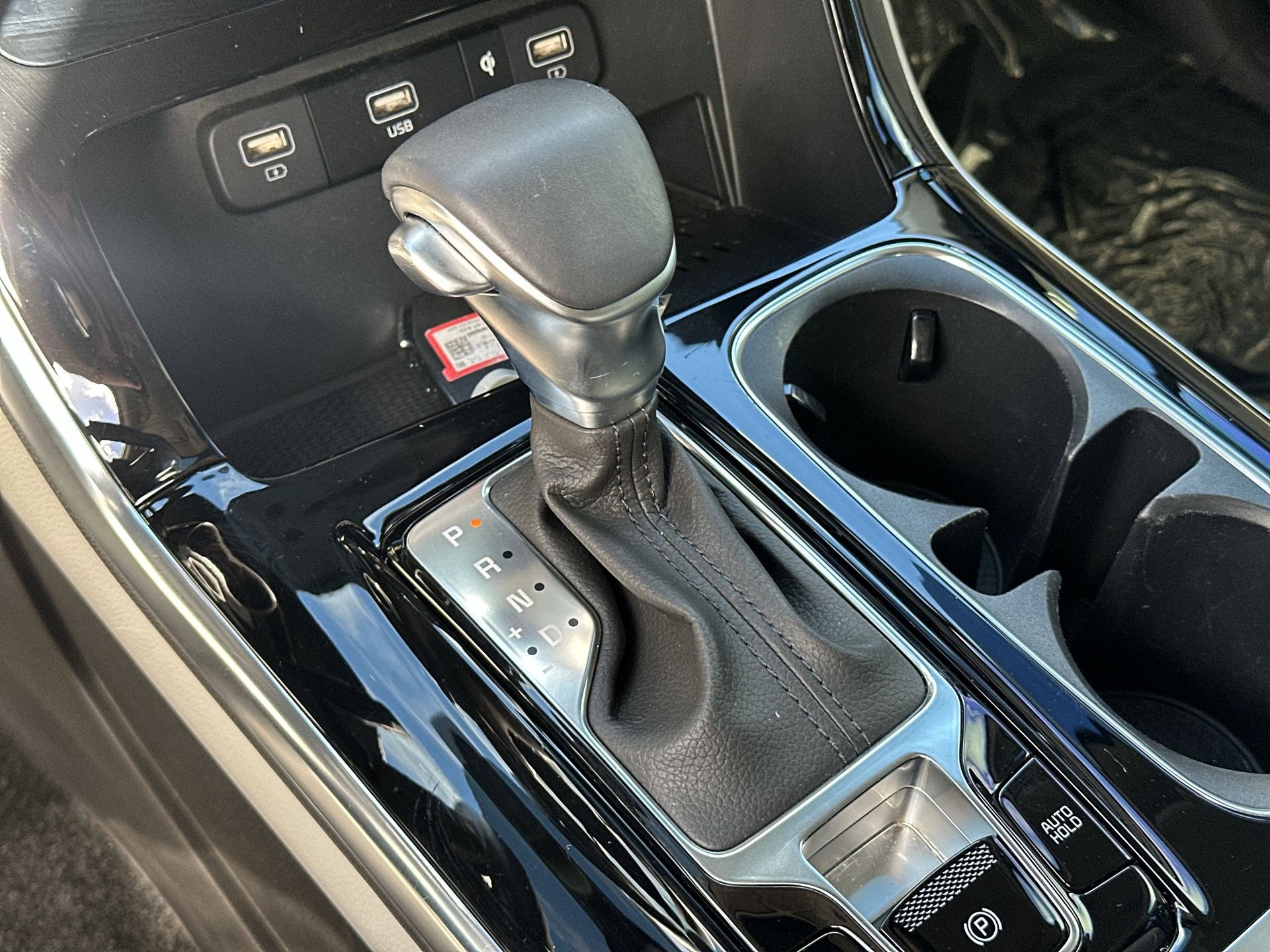 Used 2024 Kia Carnival EX image 20