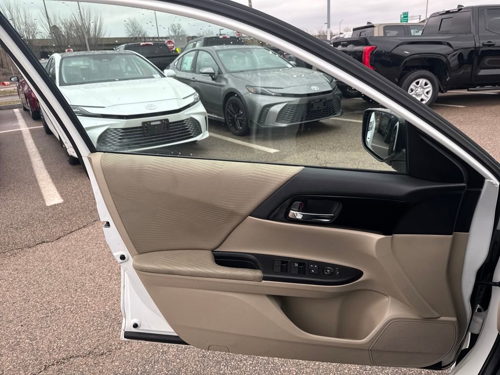 Used 2016 Honda Accord LX image 31