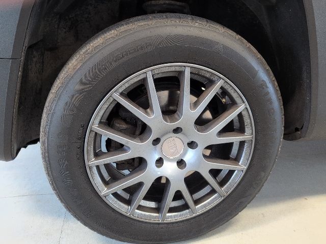 Used 2016 Jeep Renegade Trailhawk w/ Cold Weather Group AWD/4WD image 9