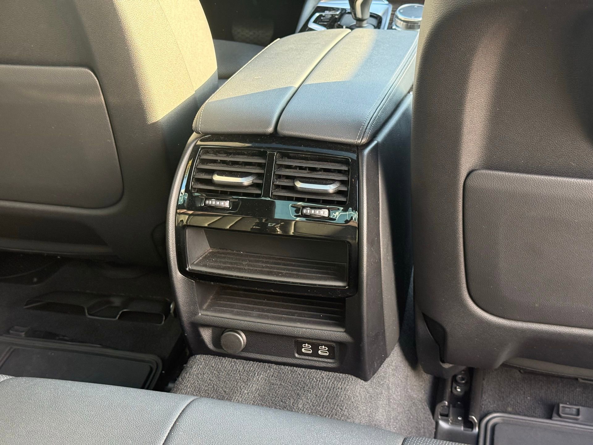 Used 2023 BMW 530e xDrive w/ Premium Package image 20