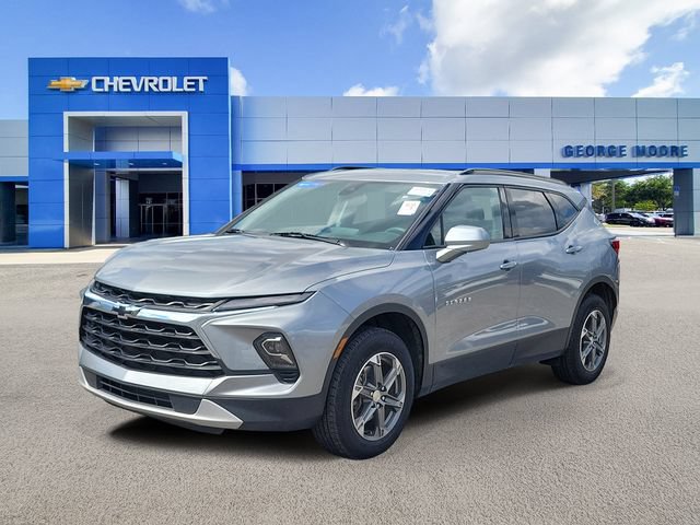 Used 2023 Chevrolet Blazer LT w/ Convenience Package FWD image 2