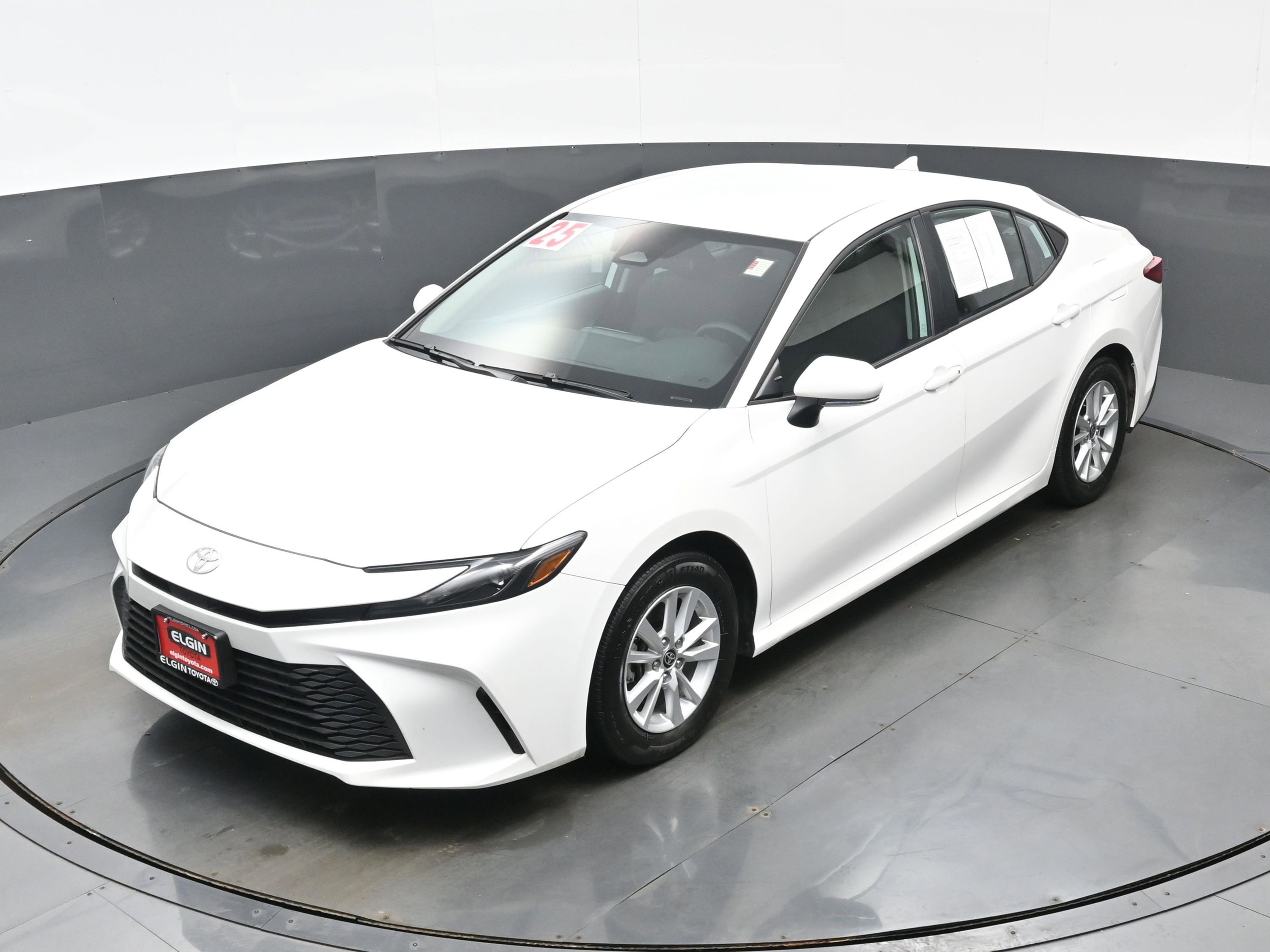 Used 2025 Toyota Camry LE image 35