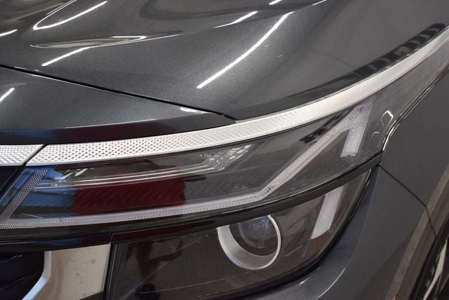 Used 2025 Kia Seltos S FWD image 15