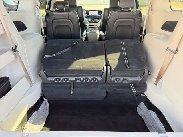 Used 2022 Chrysler Pacifica Touring-L FWD image 41