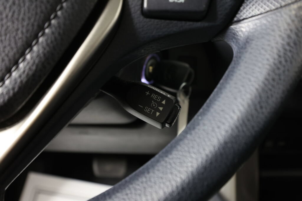 Used 2015 Toyota RAV4 XLE AWD/4WD image 34