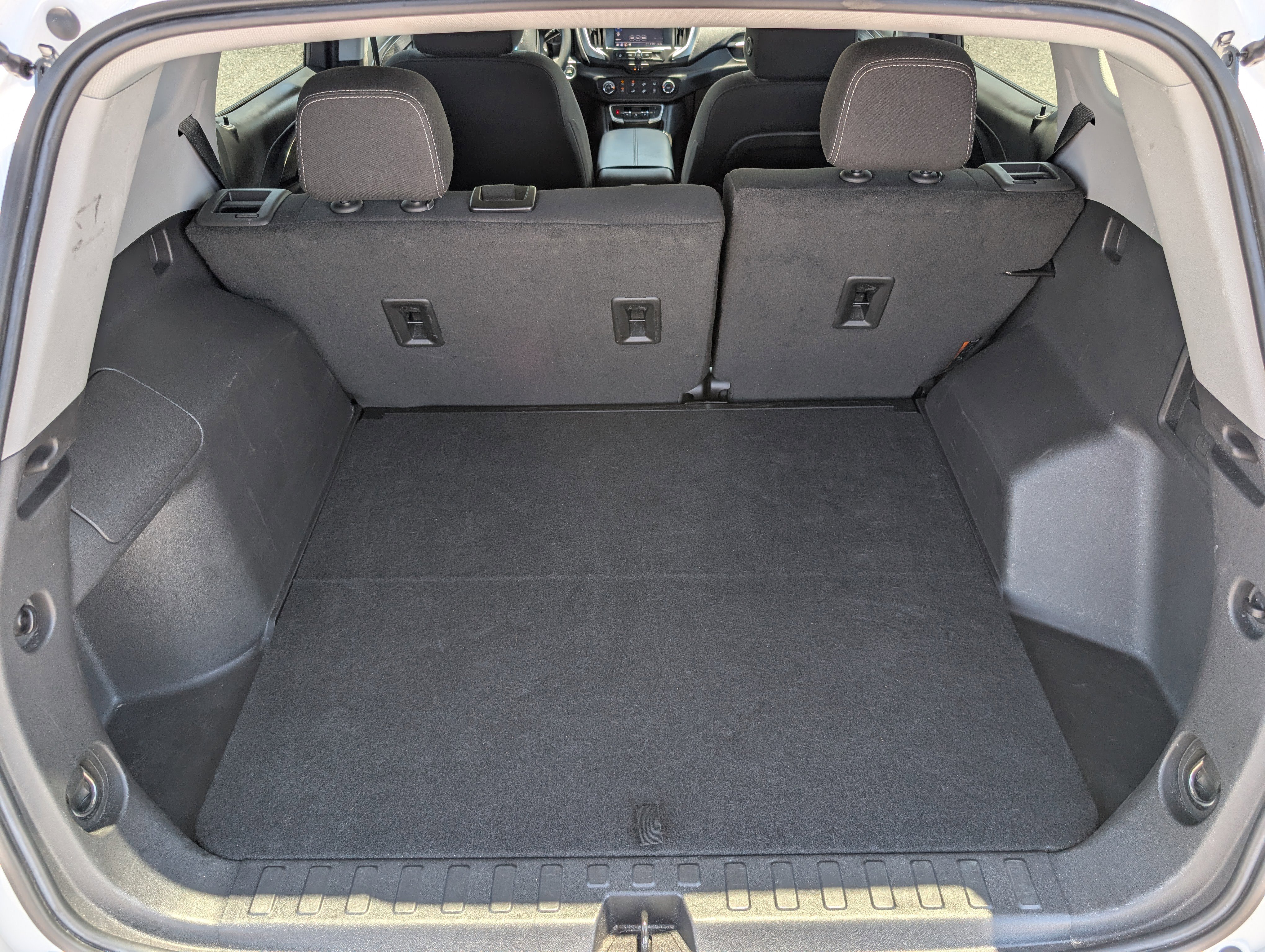 Used 2024 GMC Terrain SLE FWD image 14